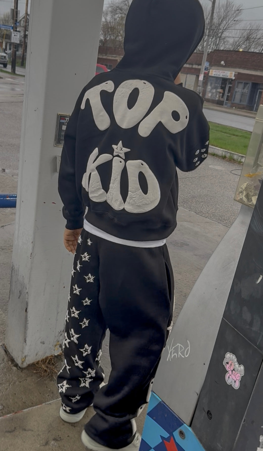 “T0P KID” BAGGY FIT SWEATPANTS